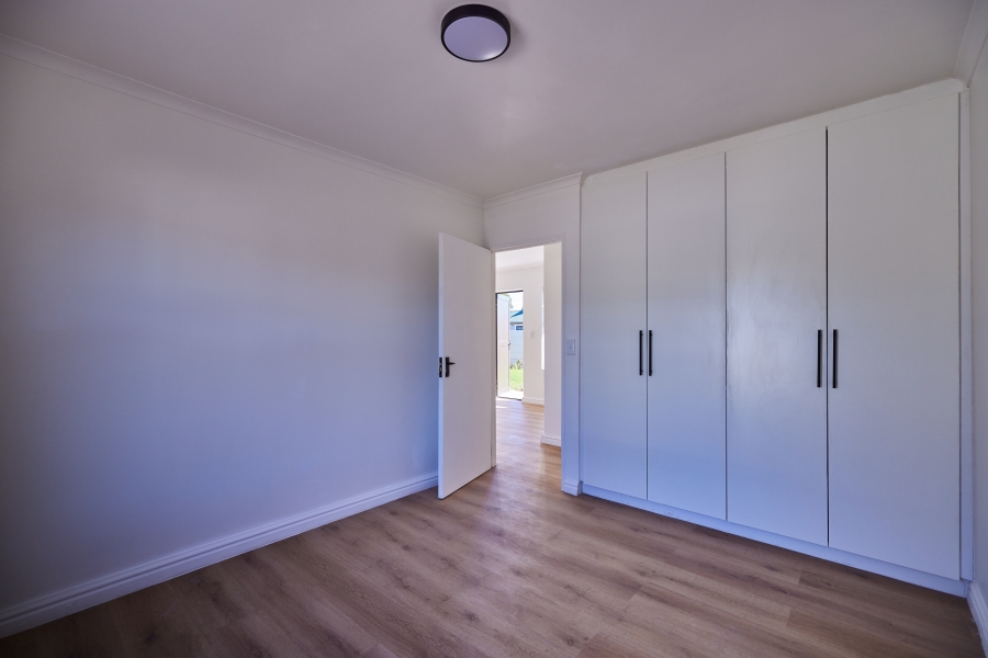 3 Bedroom Property for Sale in Milkwood Park Western Cape